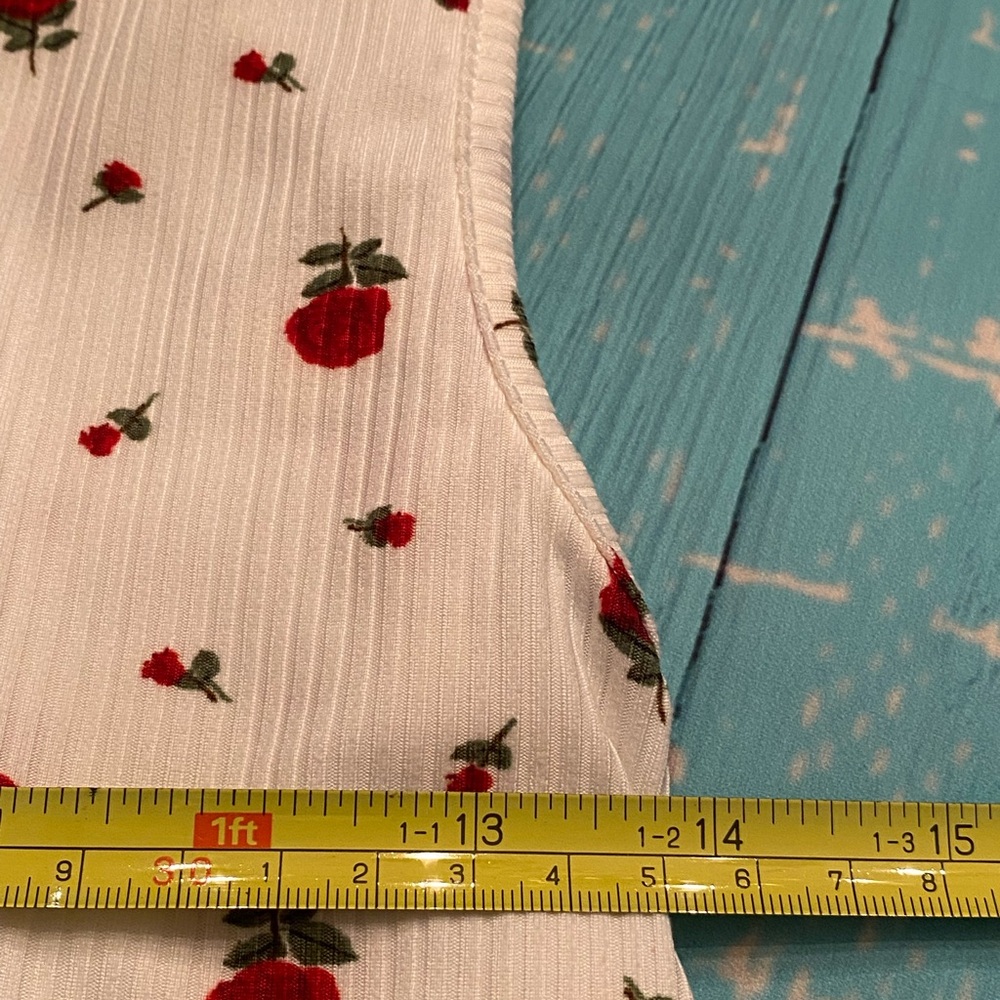 Flower 🌺 Tank - Picture 4 of 8